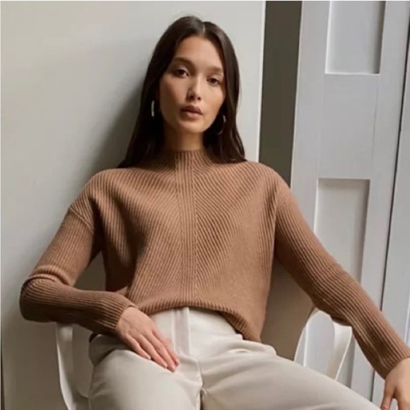 SOLD Aritzia Babaton Chalmers Knit Sweater - Picture 6 of 11